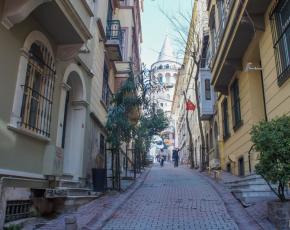 Прогулка по главной туристической улице Стамбула — Истикляль