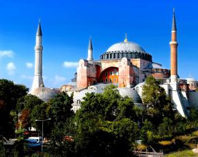 Hagia Sophia i Turkiet - förkroppsligandet av makten i Byzantium Territory med gravar av sultanerna